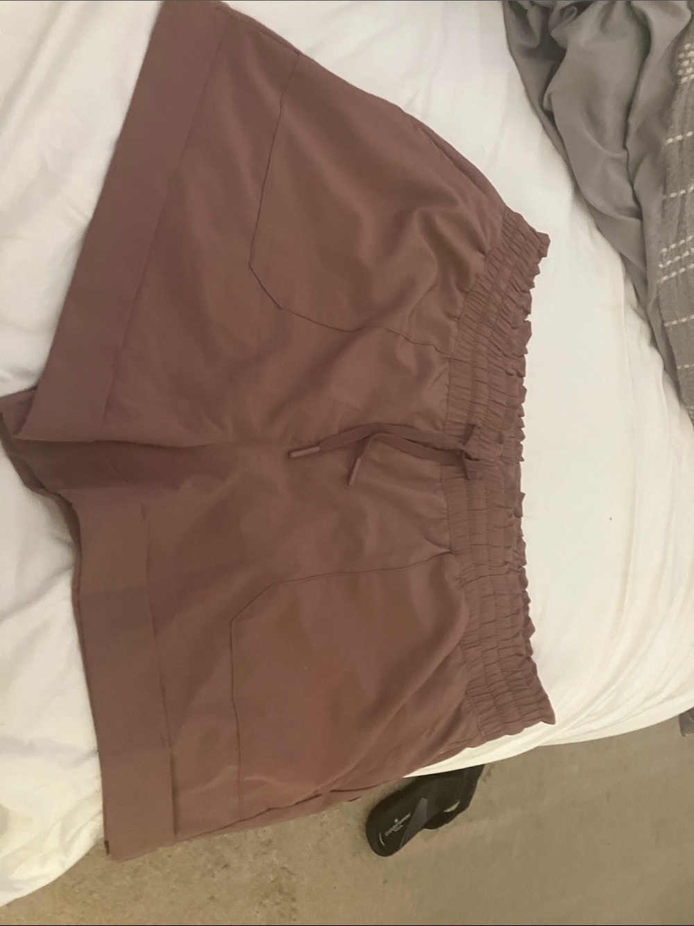 High-Waist Elastic Pull-On Shorts in Mauve - Women's Casual Shorts